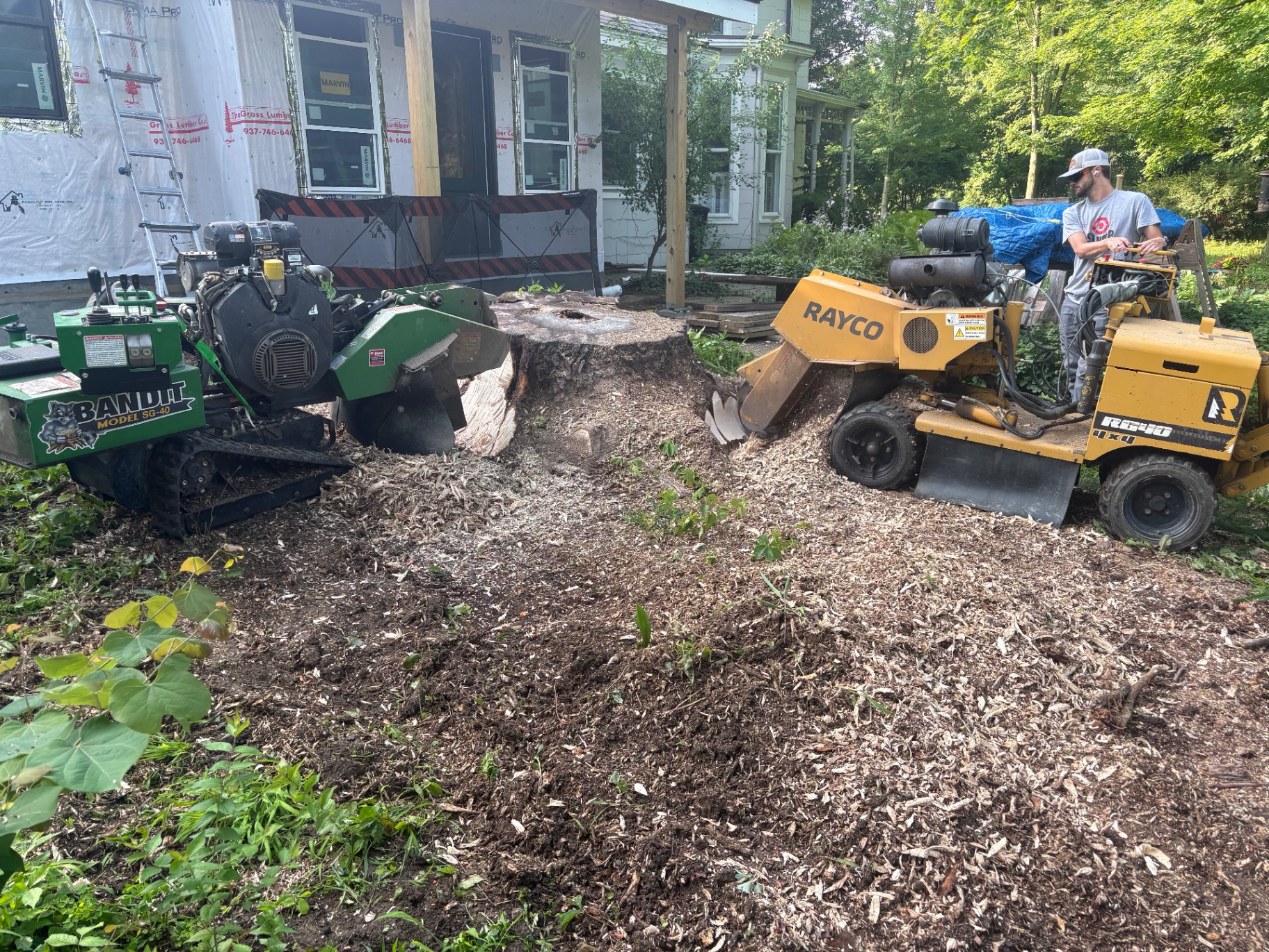 Tag-team grinding for large stumps